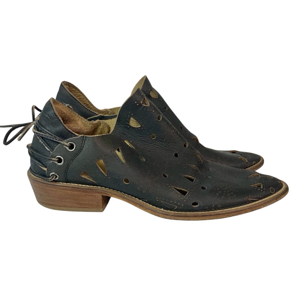 MUSSE & CLOUD Leather Cut Out Loafers Sz 9